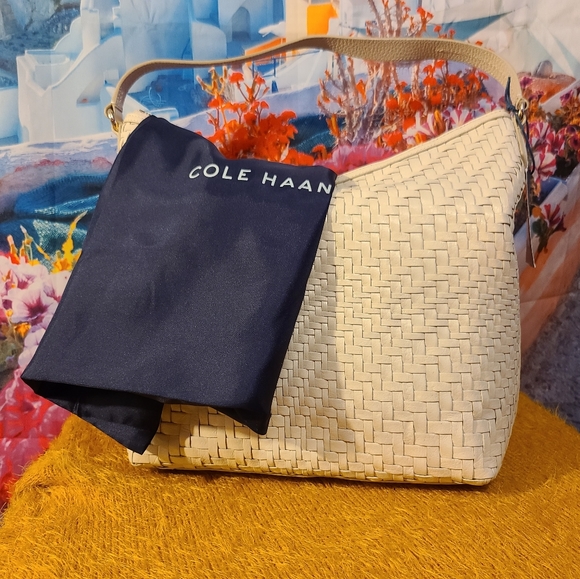 SOLD -COLE HAAN HOBO BAG - Picture 4 of 10